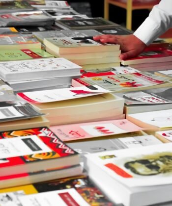 أجنحة الكتب في معرض القاهرة الدولي للكتاب
