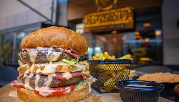 BRAAVOS-Lounge-مطعم-برايفوس-لاونج