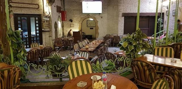 LE-Grillon-Restaurant-Garden-Cafe-مطعم-لو-جريلون-وكافيه-الحديقة